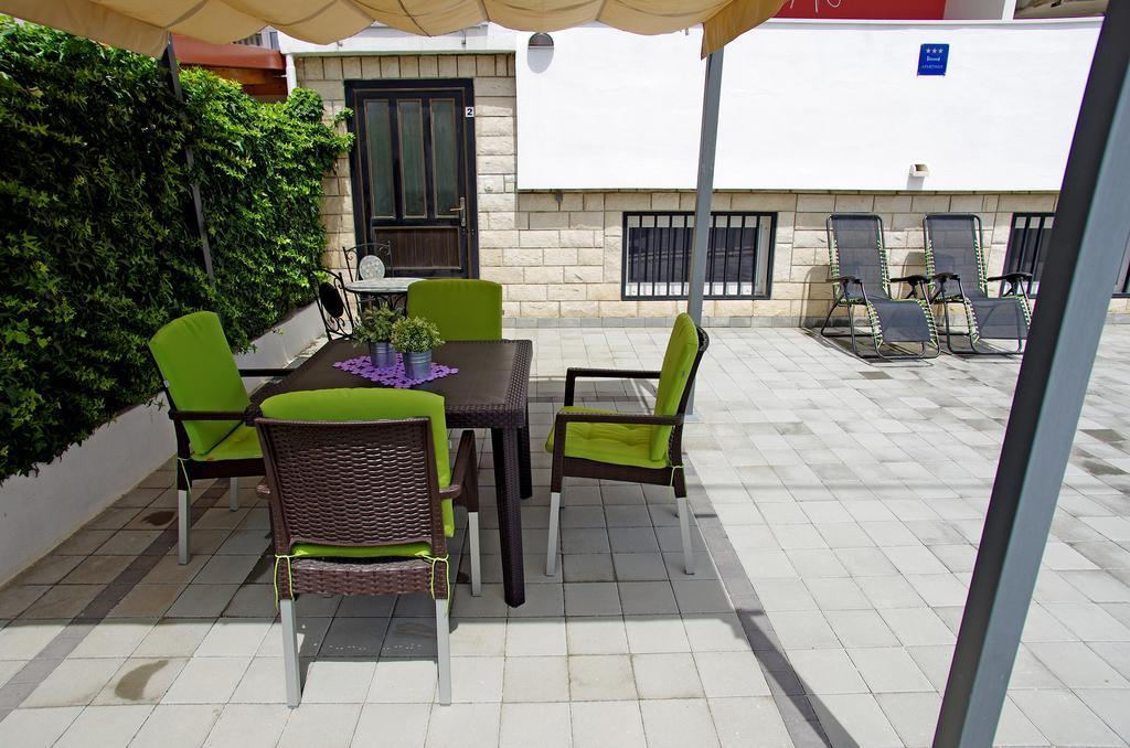 Apartments Armonia Podstrana Luaran gambar